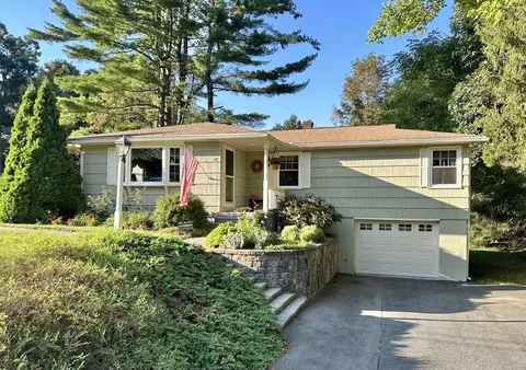 27 Lloyd Ave, Belchertown, MA 01007