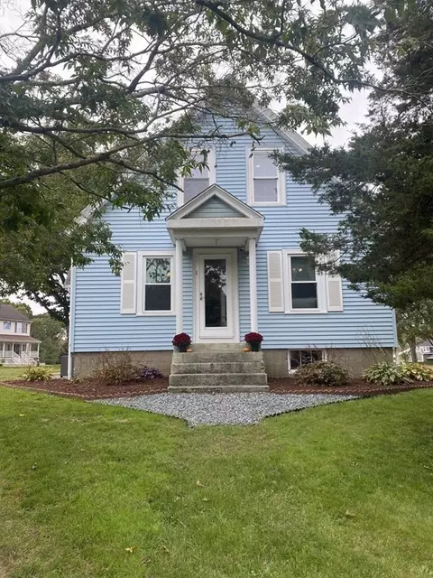 8 Morse Ave, Attleboro, MA 02703