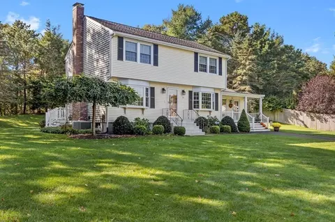19 Pimental Way, Plymouth, MA 02360