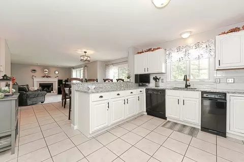 8 Britton St, Raynham, MA 02767 photo 11