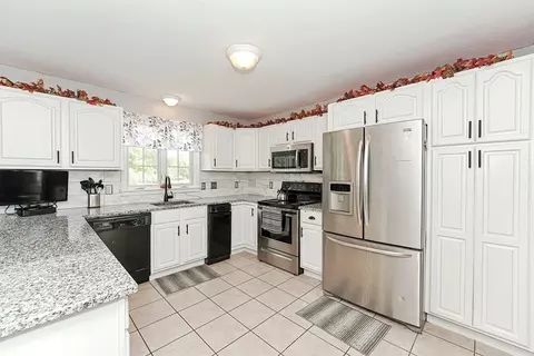 8 Britton St, Raynham, MA 02767 photo 13