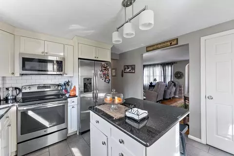 40 Francis St, Chicopee, MA 01013 photo 11