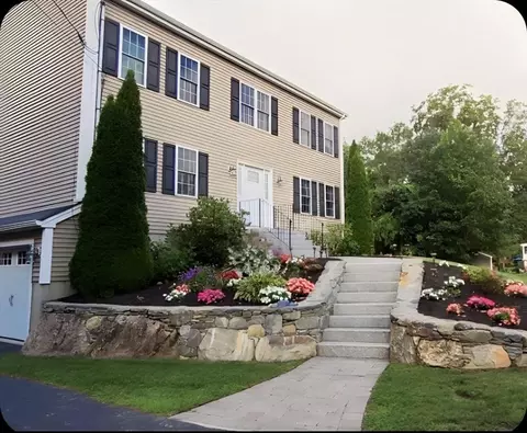570 N Main St, Attleboro, MA 02703