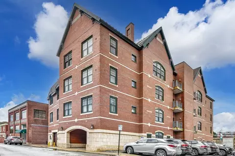 10 Winchester Pl #204, Winchester, MA 01890