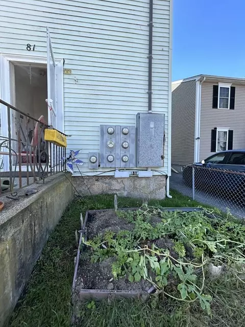 81 Swindells St, Fall River, MA 02723 photo 5