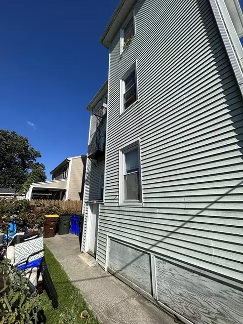 81 Swindells St, Fall River, MA 02723 photo 6