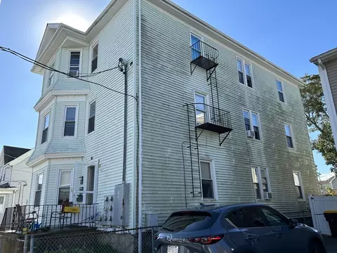 81 Swindells St, Fall River, MA 02723 photo 4