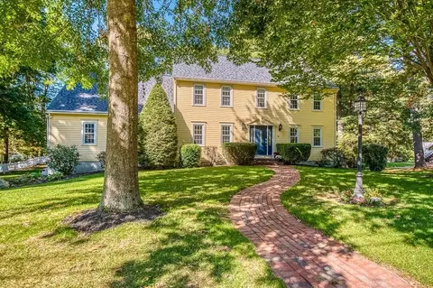 16 Creeping Jenny Ln, Taunton, MA 02780