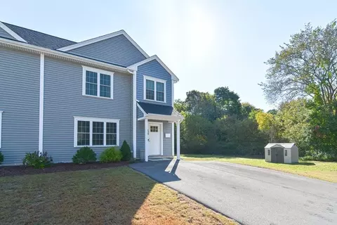 14 1st Ave #B, Taunton, MA 02780