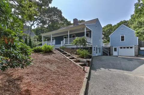 6 Billingsgate Dr, Dennis, MA 02638