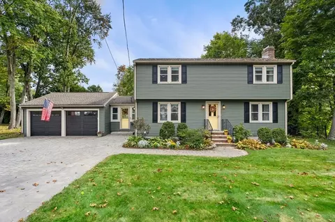 23 Longmeadow Dr, Lowell, MA 01852