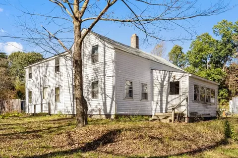 102 Center St, Groveland, MA 01834