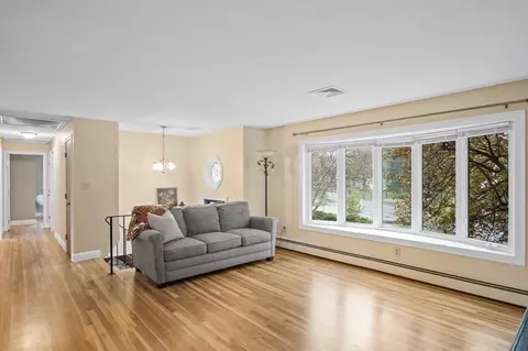 39 Meadow Dr, Middleton, MA 01949 photo 4
