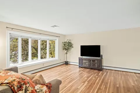 39 Meadow Dr, Middleton, MA 01949 photo 2
