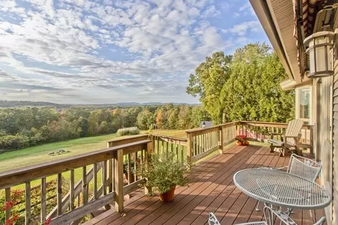 34 Ferry Hill Rd, Granby, MA 01033