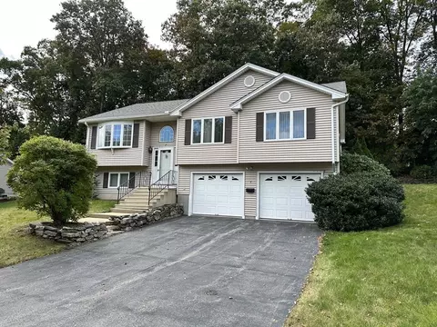 7 Deerfield Cir, Auburn, MA 01501