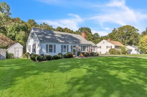 60 S Shore Dr, Springfield, MA 01118 photo 2