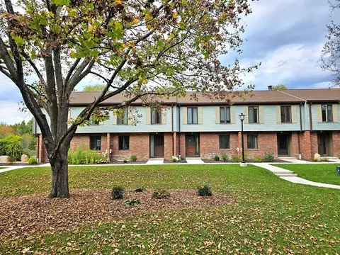 11 Winston Ct #11, Amherst, MA 01002