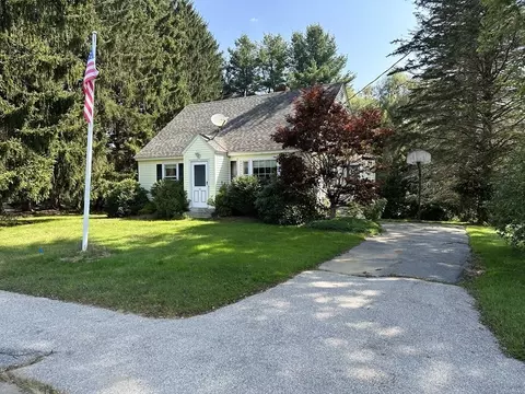 10 Grove St, Paxton, MA 01612