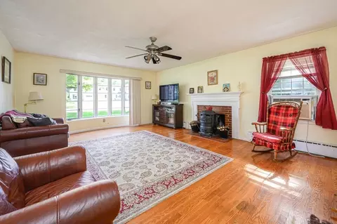 627 Pleasant St, Athol, MA 01331 photo 3