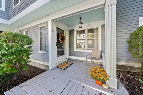 8 Redwood Ct #8, Rockland, MA 02370