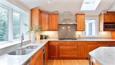 84 Wildwood Dr, Needham, MA 02492 photo 6