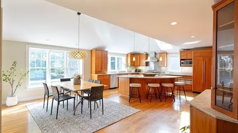 84 Wildwood Dr, Needham, MA 02492 photo 4