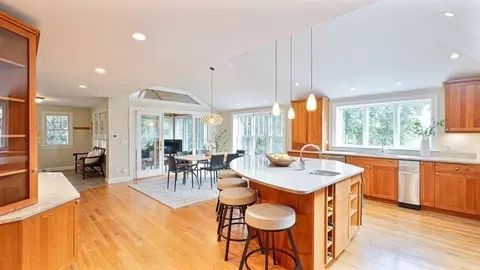84 Wildwood Dr, Needham, MA 02492 photo 3