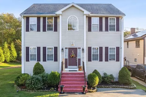 15 E Wordell St, Dartmouth, MA 02748