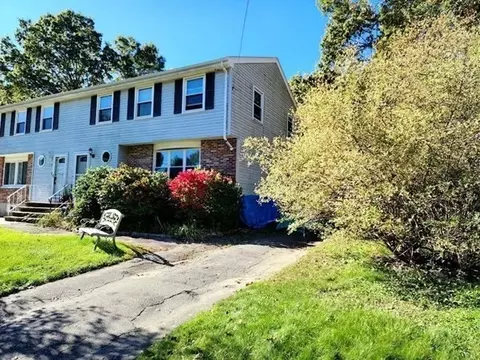 20 Pine Knoll Ln #B, Taunton, MA 02780