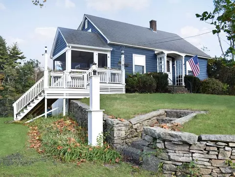 934 Quaker St, Northbridge, MA 01534