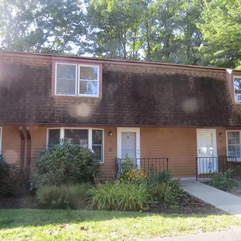 51 12 Hatfield St #19, Northampton, MA 01060
