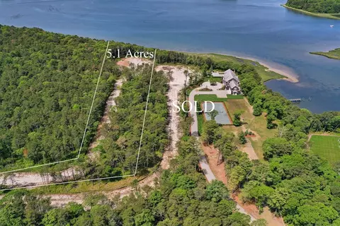 172 Vineyard Rd, Barnstable, MA 02635 photo 2
