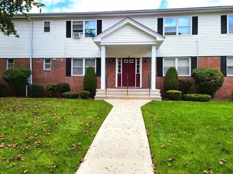 34 Colonial Cir #B, Chicopee, MA 01020