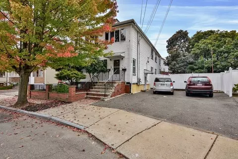 47 Estes St, Everett, MA 02149 photo 2