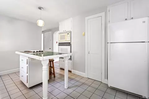 82 Spring St, Stoneham, MA 02180 photo 9