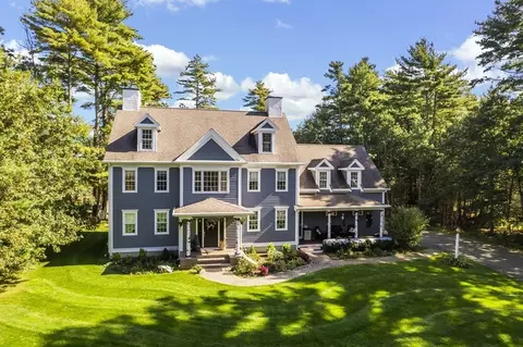 14 Commons Dr, Carver, MA 02330