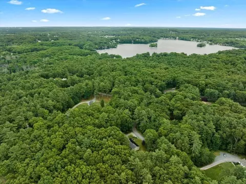 60 Elysium St, Wrentham, MA 02093