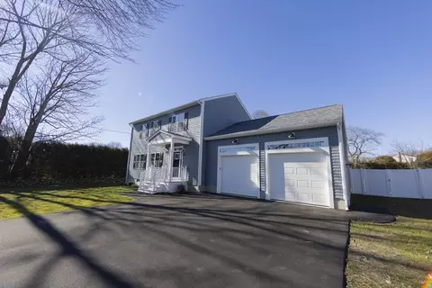871 Prospect St, Somerset, MA 02726