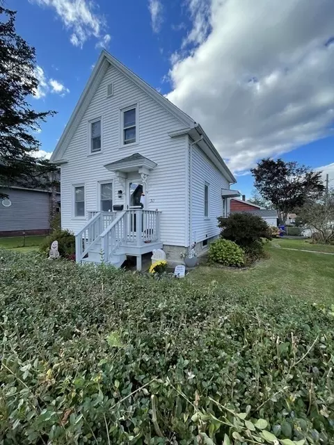 30 Garfield St, Taunton, MA 02780