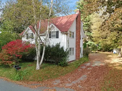 10 Cannon Hill Ave, Groveland, MA 01834