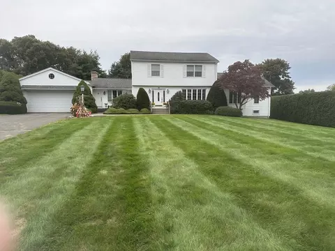 68 Jeffrey Ln, West Springfield, MA 01089