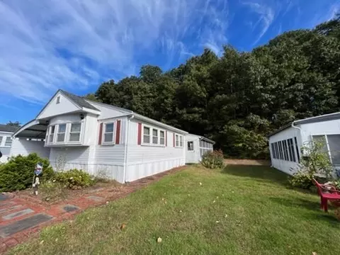 10 St James Cir, Hudson, MA 01749