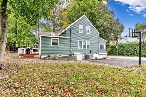 26 Mill St, Maynard, MA 01754 photo 8