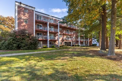 46 Greentree Ln #25, Weymouth, MA 02190