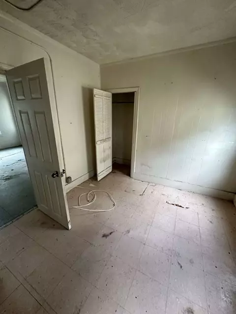 26 Calhoun St, Springfield, MA 01107 photo 8
