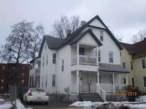 26 Calhoun St, Springfield, MA 01107 photo 2