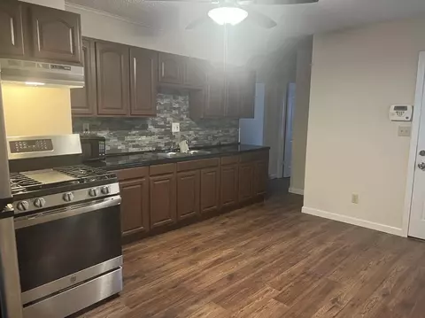 47-49 Longview St, Springfield, MA 01108 photo 4