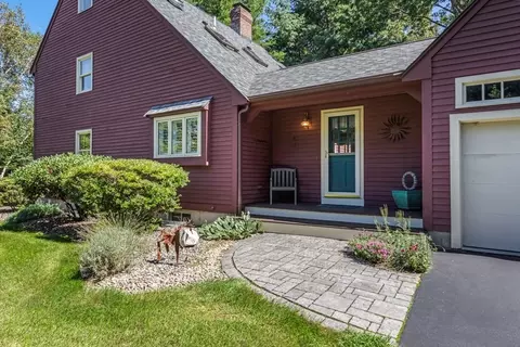 8 Mill River Dr, Mendon, MA 01756 photo 4