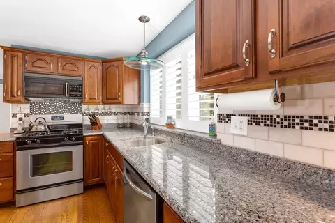 8 Mill River Dr, Mendon, MA 01756 photo 14